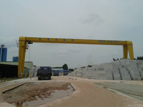 門(mén)式起重機(jī)在建筑行業(yè)中的應(yīng)用